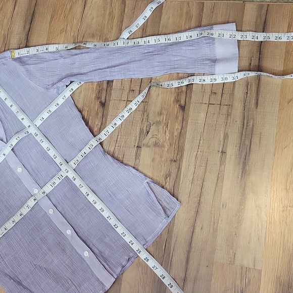 CHICO'S Purple Sheer Crinkle V-neck Roll-Tab Back Peplum Blouse - Picture 11 of 13